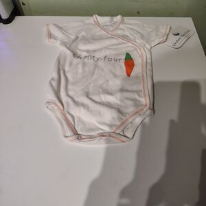 NWT Under The Nile 3-6 Months Twenty Four Carrot White Short Sleeve Onesie Baby